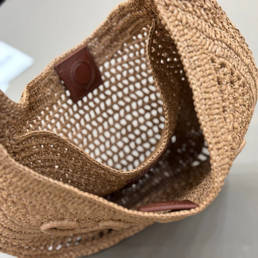 CHLOÉ SUMMER RAFFIA BANANA BAG