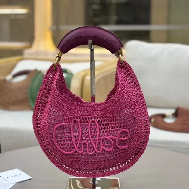 CHLOÉ SUMMER RAFFIA BANANA BAG