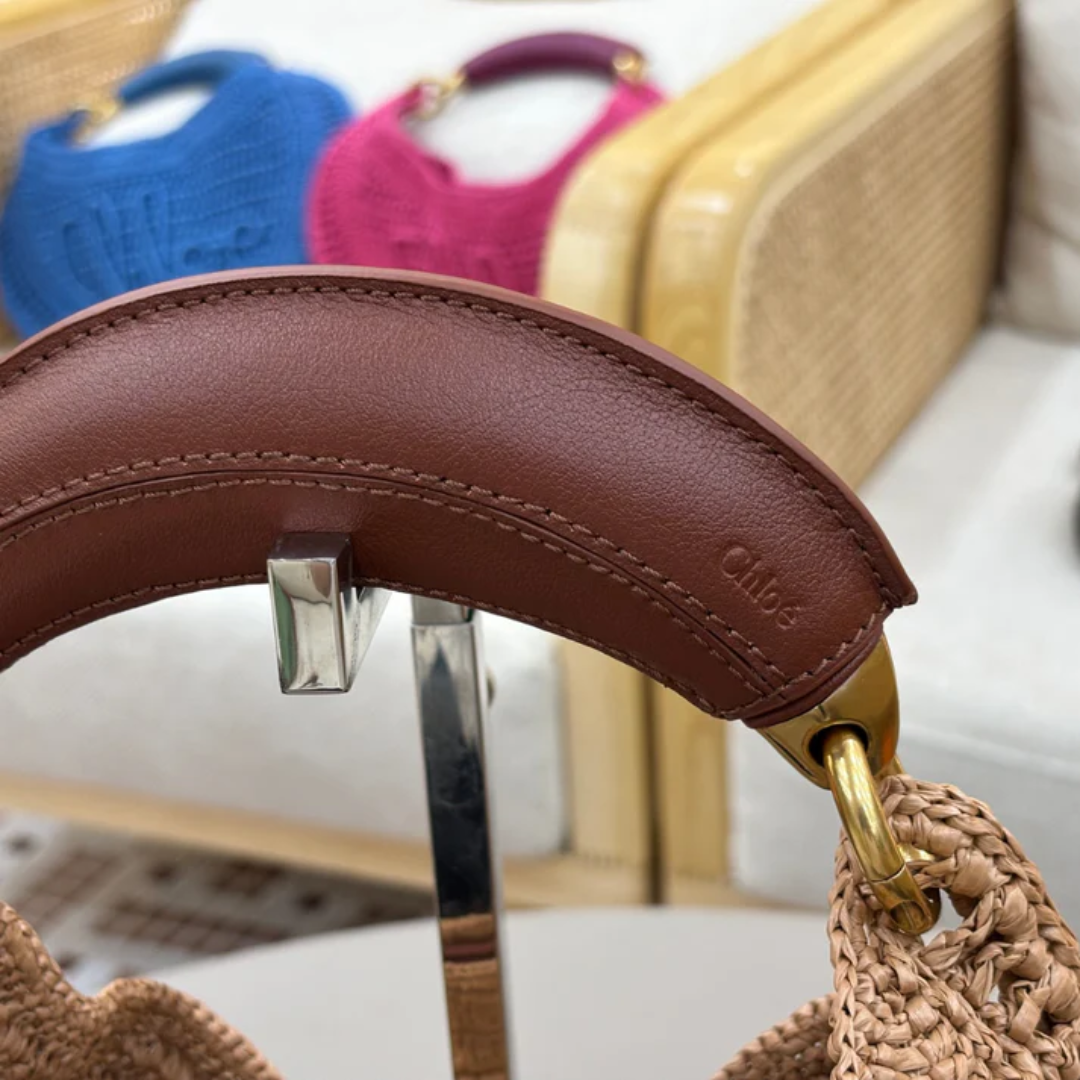 CHLOÉ SUMMER RAFFIA BANANA BAG