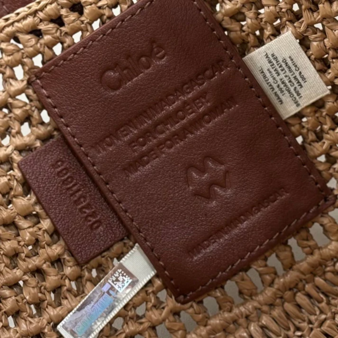 CHLOÉ SUMMER RAFFIA BANANA BAG