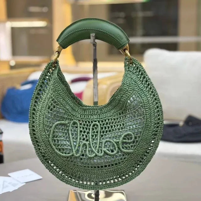 CHLOÉ SUMMER RAFFIA BANANA BAG