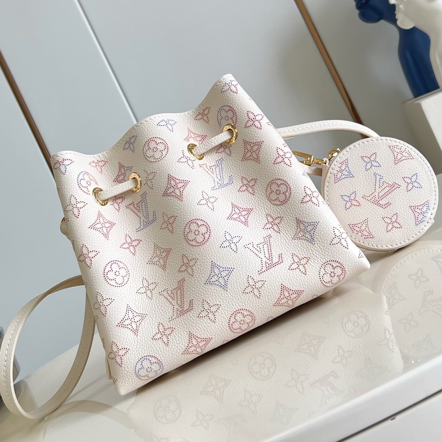 LOUIS VUITTON BELLA MAHINA HANDBAG